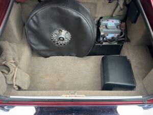 Image 18/23 of Jaguar XJ-S V12 (1990)