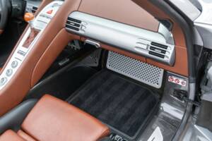 Image 41/50 de Porsche Carrera GT (2005)