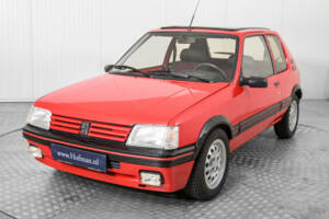 Image 17/50 de Peugeot 205 GTi 1.6 (1986)