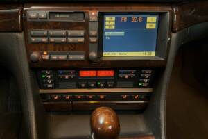 Image 25/41 of BMW 750i (2000)