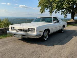 Image 1/8 of Oldsmobile Toronado Brougham (1977)