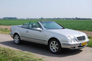 Image 7/46 of Mercedes-Benz CLK 200 (1999)