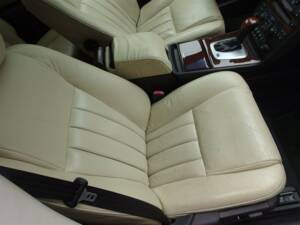 Bild 22/97 von Volvo XC90 V8 (2005)
