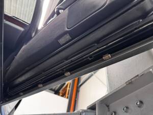 Bild 31/54 von Mercedes-Benz 300 TD Turbo (1993)