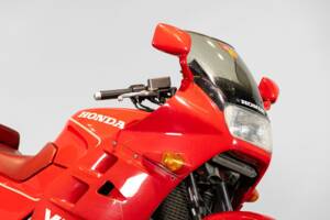 Bild 23/50 von Honda VFR 750R RC 30 (1988)