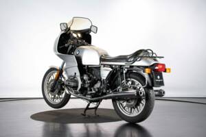 Image 2/50 of BMW R 100 RS (1981)