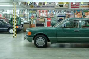 Bild 49/50 von Mercedes-Benz 260 SE (1990)