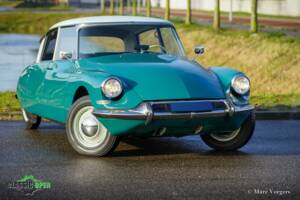 Image 20/41 of Citroën ID 19 (1964)