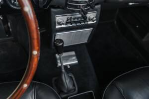 Image 30/33 of Aston Martin DB 5 Volante (1964)