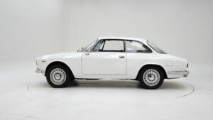 Imagen 8/15 de Alfa Romeo Giulia 1600 Sprint GT Veloce (1966)