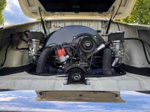 Image 22/30 of Volkswagen Karmann Ghia 1600 (1973)