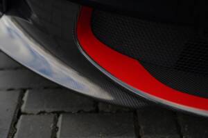 Image 29/50 of Aston Martin Vanquish S Volante (2018)