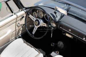 Image 18/31 of Alfa Romeo 2600 Spider (1963)