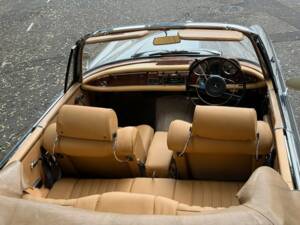 Bild 34/50 von Mercedes-Benz 220 SE b (1966)