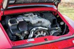Imagen 34/46 de Porsche 911 Carrera (1997)