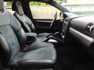 Immagine 38/99 di Porsche Cayenne GTS (2008)