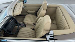 Image 23/48 de Mercedes-Benz 560 SL (1989)