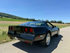 Bild 18/22 von Chevrolet Corvette (1989)