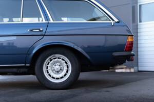 Bild 13/36 von Mercedes-Benz 280 TE (1981)