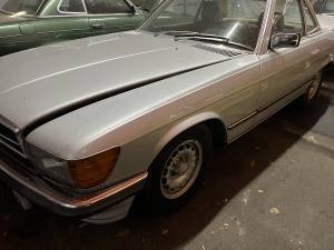 Image 23/25 of Mercedes-Benz 500 SL (1984)