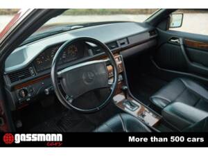 Image 11/15 of Mercedes-Benz 300 CE-24 (1991)