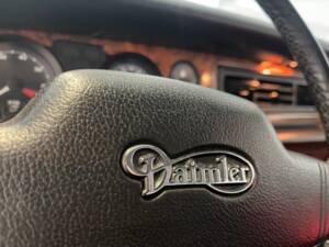Image 18/18 of Jaguar XJ12 6.0 (1993)