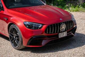 Image 12/45 de Mercedes-Benz AMG E 63 S 4MATIC+ T (2021)