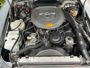 Image 28/36 of Mercedes-Benz 560 SL (1989)