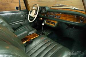 Immagine 3/12 di Mercedes-Benz 280 SE 3,5 (1970)