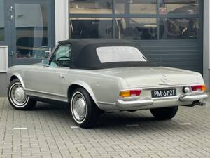 Image 5/22 de Mercedes-Benz 280 SL (1970)