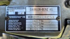 Image 71/71 of Mercedes-Benz 240 D (1980)