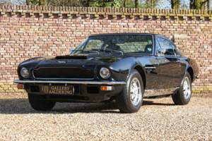 Image 1/50 of Aston Martin DBS V8 (1972)