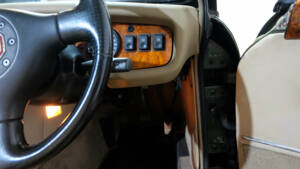 Bild 15/22 von MG RV8 (1995)