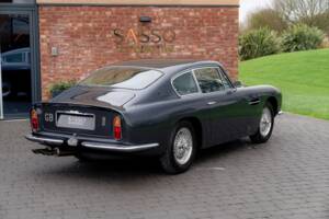 Image 50/79 of Aston Martin DB 6 (1968)