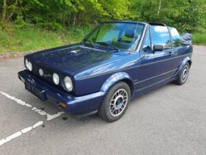 Image 36/75 de Volkswagen Golf Mk I Convertible 1.8 (1991)