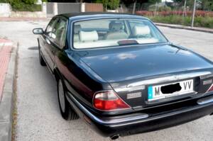 Image 3/8 of Jaguar XJ 8 Sovereign (1998)