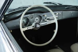 Image 21/50 of Volkswagen Karmann Ghia 1500 (1961)