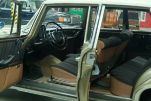 Image 19/50 of Mercedes-Benz 300 SE (1964)