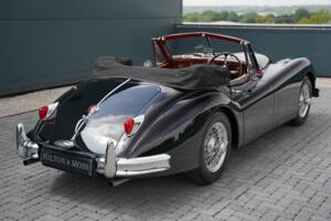 Image 32/50 of Jaguar XK 140 DHC (1956)