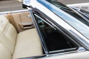 Bild 53/100 von Lincoln Continental Convertible (1965)