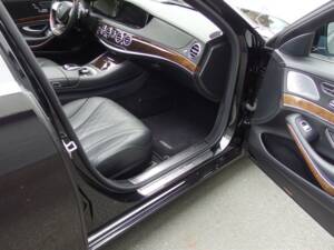 Bild 32/99 von Mercedes-Benz Maybach S 500 (2015)