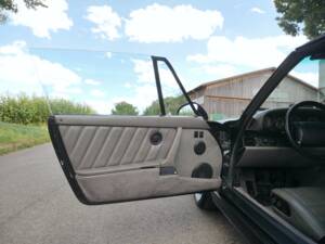 Bild 18/32 von Porsche 911 Carrera 4 (1992)