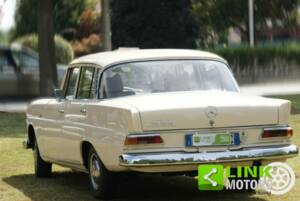 Bild 7/10 von Daimler 2.5 Litre V8 (1967)