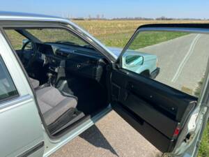 Image 32/41 of Volvo 740 (1987)
