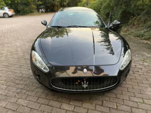 Image 1/22 of Maserati GranTurismo 4.2 (2008)