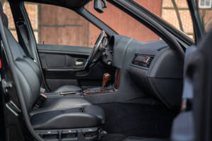 Immagine 34/44 di BMW 328i Touring (1997)