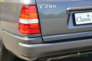 Afbeelding 37/44 van Mercedes-Benz E 280 T (1994)