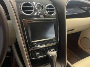 Image 11/20 of Bentley Continental GT V8 (2012)