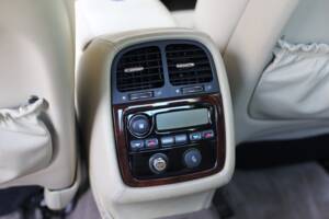 Imagen 38/77 de Jaguar XJ 8 4.2 (2005)