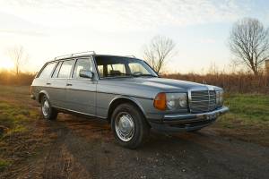 Image 19/22 of Mercedes-Benz 240 TD (1981)